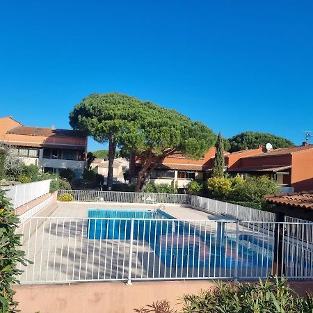 Charmant studio lumineux avec piscine Fréjus Extérieur photo