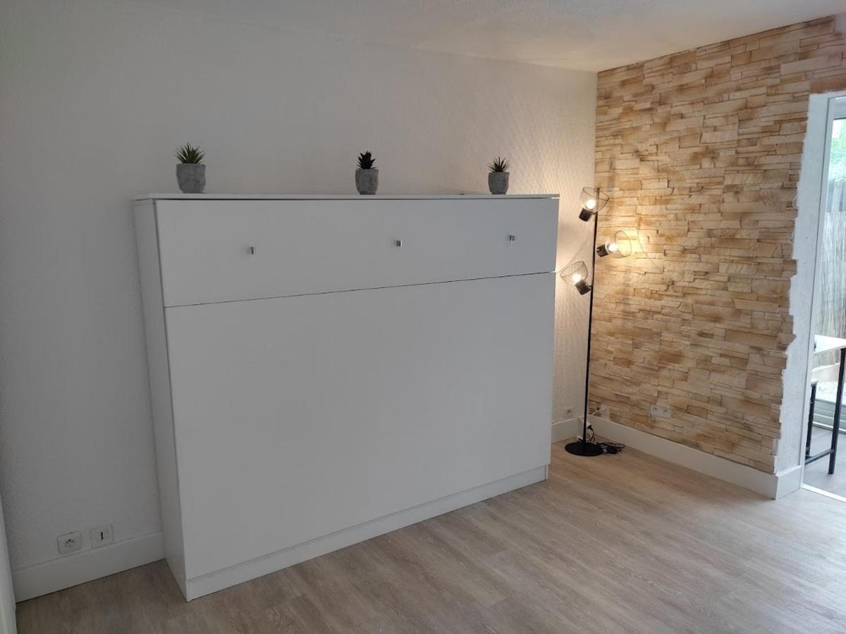 Charmant studio lumineux avec piscine Fréjus Extérieur photo